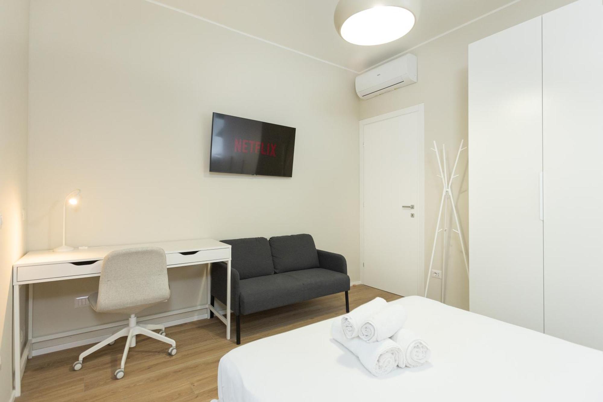 Dreams Exclusive Apartments With Terrace - Free Parking - M1 Station - Near Center 米兰 外观 照片