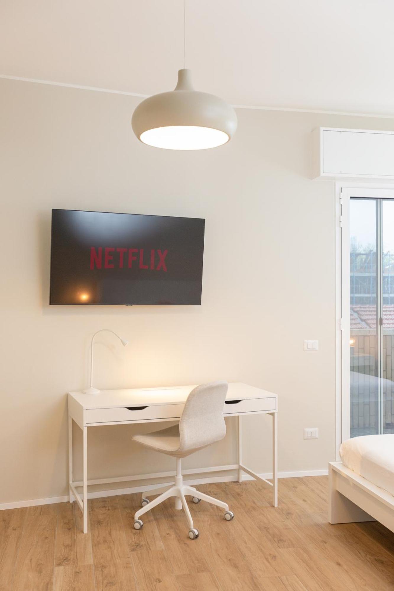 Dreams Exclusive Apartments With Terrace - Free Parking - M1 Station - Near Center 米兰 外观 照片