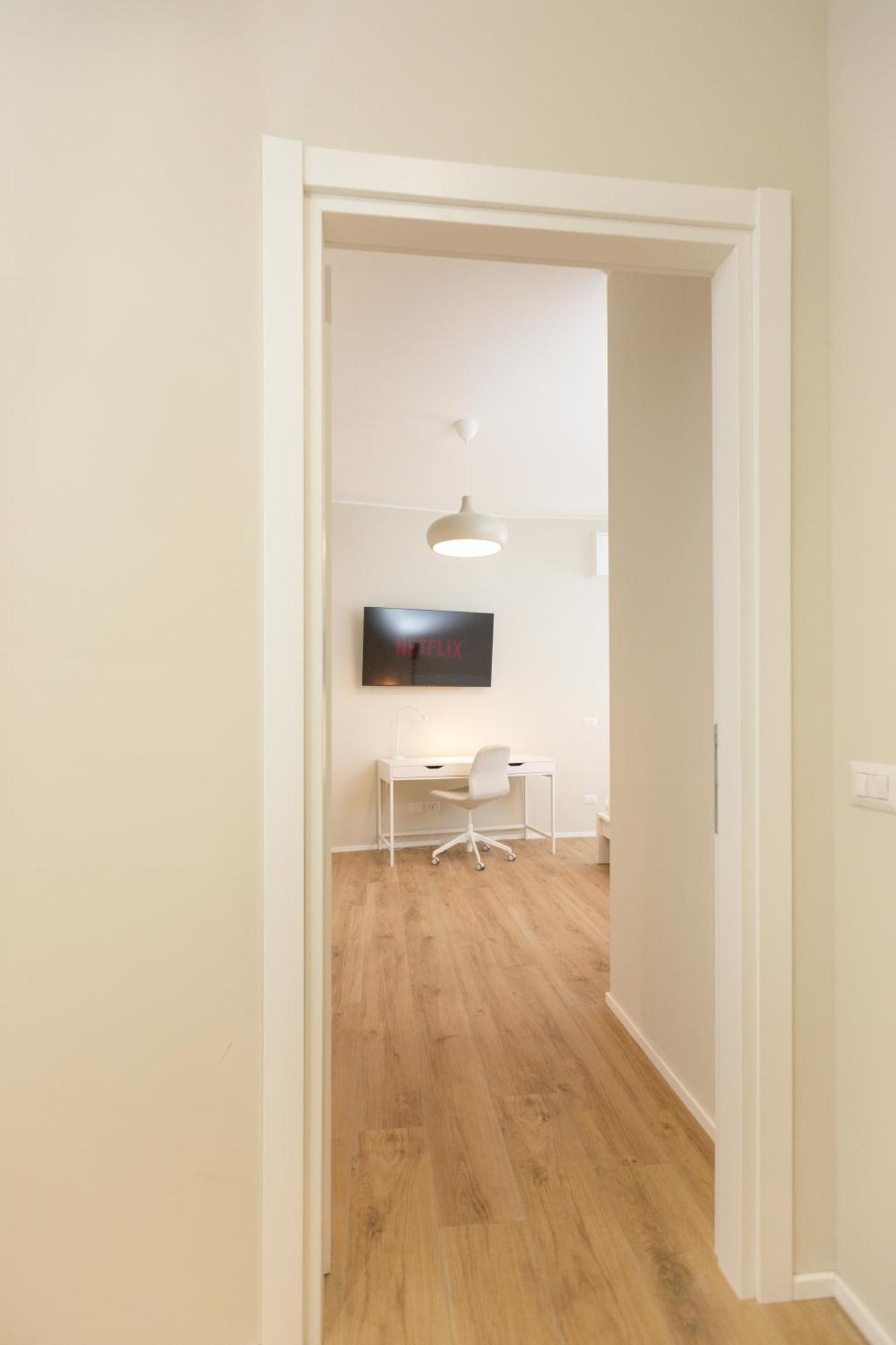 Dreams Exclusive Apartments With Terrace - Free Parking - M1 Station - Near Center 米兰 外观 照片