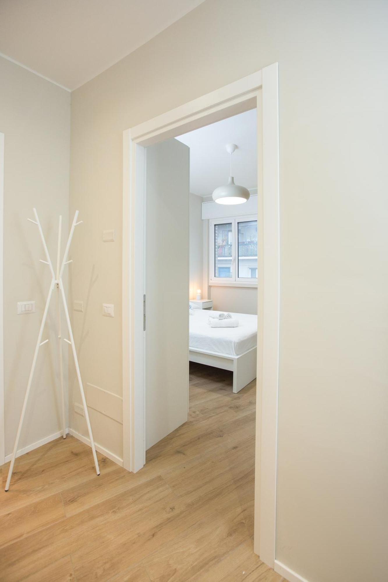 Dreams Exclusive Apartments With Terrace - Free Parking - M1 Station - Near Center 米兰 外观 照片